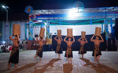 TIM TARI SMA NEGERI 1 SATUI TAMPILKAN KARYA TERBAIK “TARI NYAM PURUN”