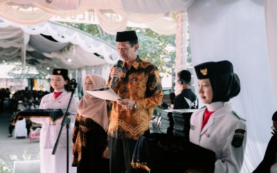 PENGUKUHAN DAN PERPISAHAN KELAS XII ANGKATAN XXI