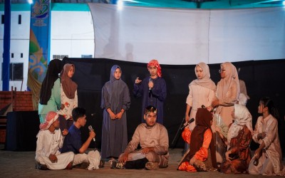 ESKUL TEATER SMA NEGERI 1 SATUI TAMPILKAN DUA KARYA TEATER DI RTH SATUI